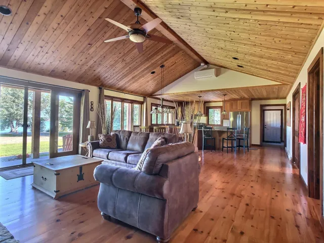 $1,349,000 | 1099 East Shore Road, Isle La Motte, VT 05463