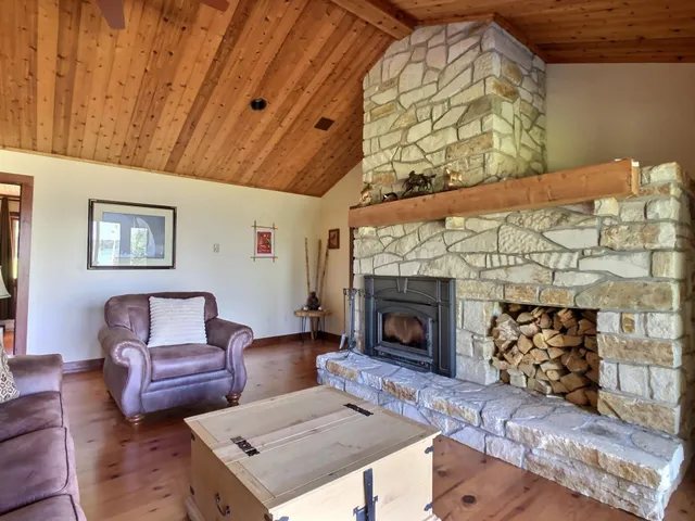 $1,349,000 | 1099 East Shore Road, Isle La Motte, VT 05463