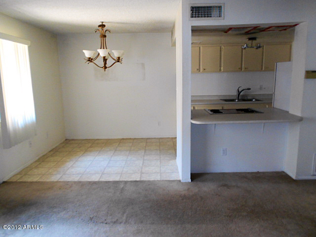 600 South Dobson Road, Unit 48 Mesa, AZ 85202 - Photo 10 of 19 dining area and kitchen