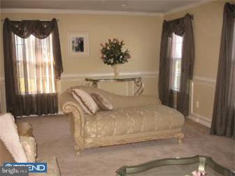 1 Oak Leaf Road Sicklerville, NJ 08081 - Photo 4 of 12 Living Room