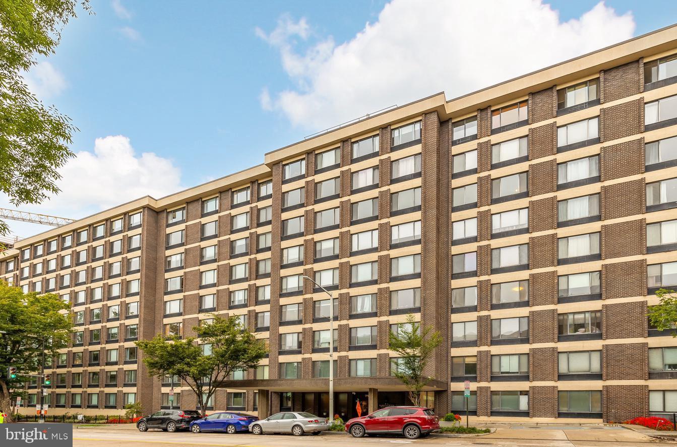 2501 Calvert Street Northwest, Unit 310 Washington, DC 20008 - Photo 12 of 15