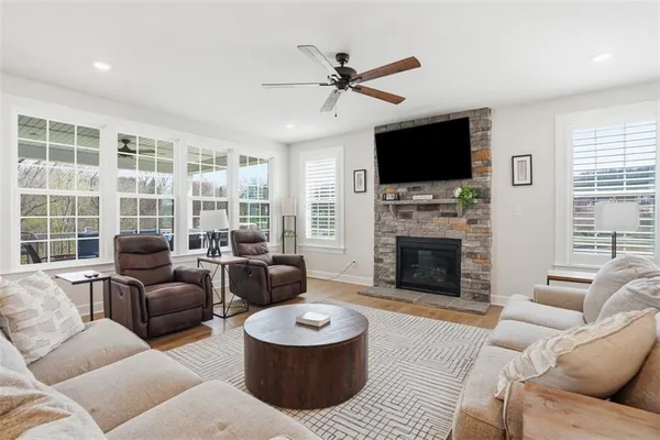 $985,000 | 4001 Cross Crk Circle, Valencia, PA 16059