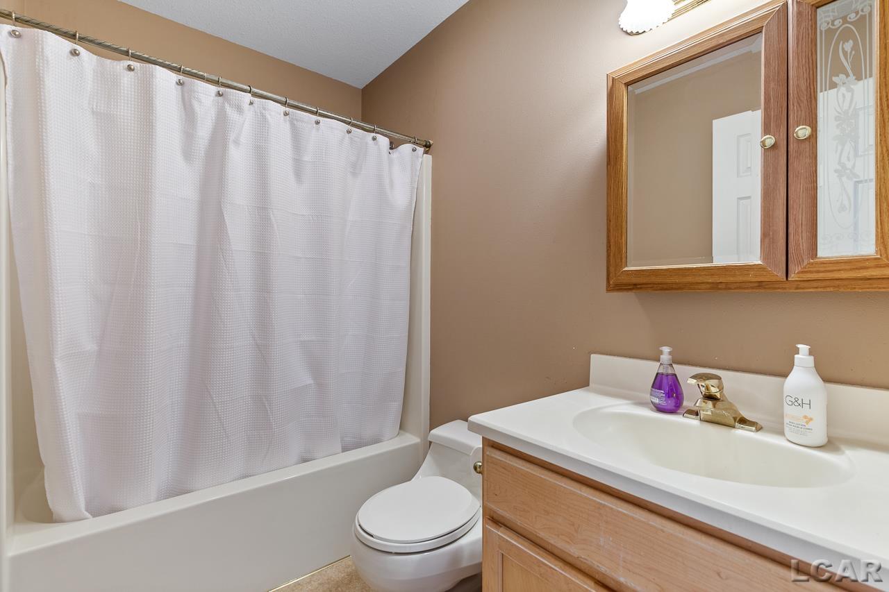 1249 Scott Ridge Drive Adrian, MI 49221 - Photo 26 of 54 50142020-e01e3b24-ab2b-4a1e-8251-fd0cea243919.JPG