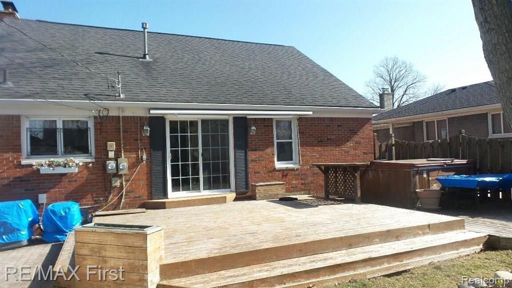 745 Vernier Road Grosse Pointe Woods, MI 48236 - Photo 4 of 19