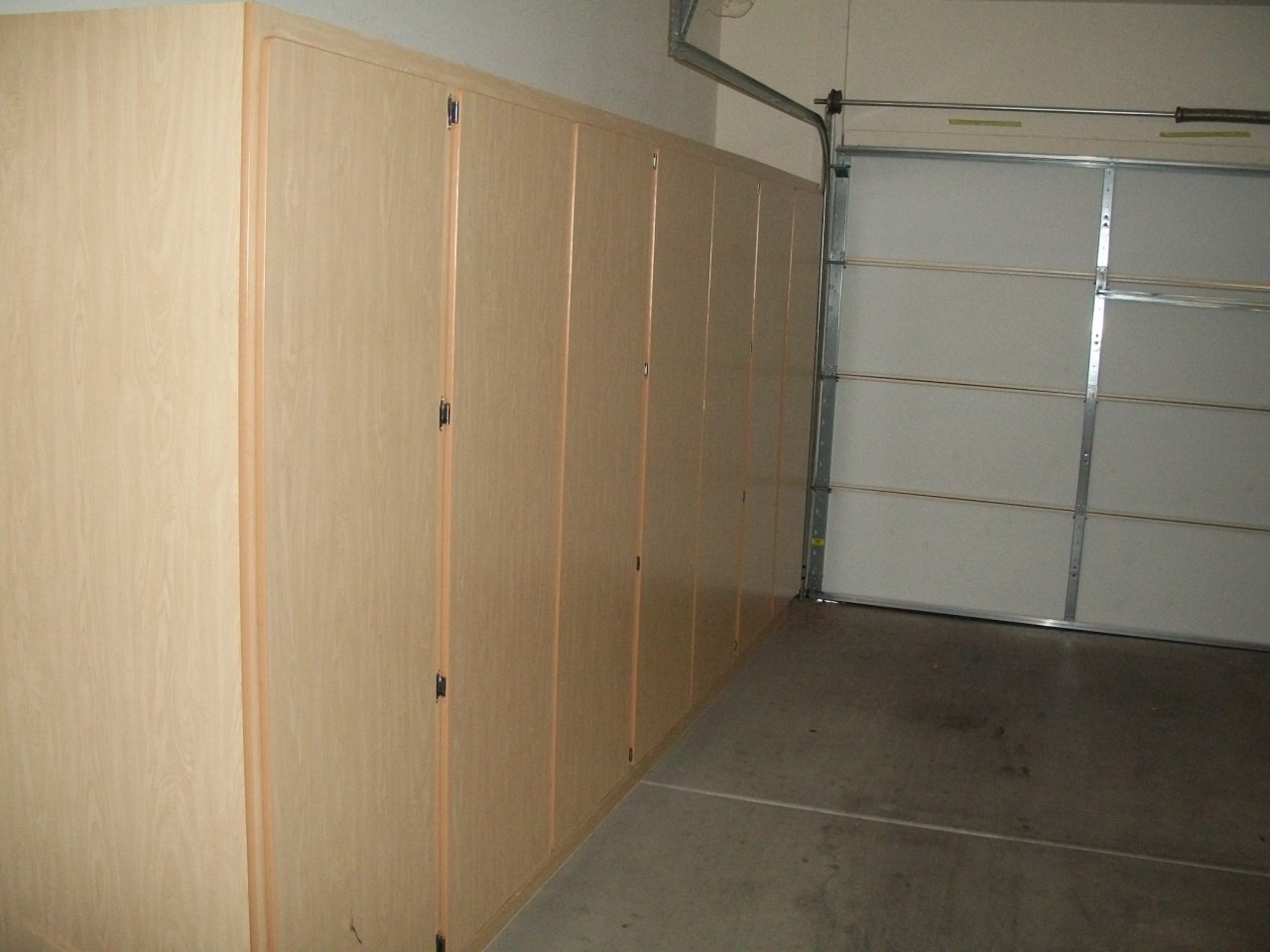 6631 South Classic Way Gilbert, AZ 85298 - Photo 17 of 40 Garage w/ cabinets