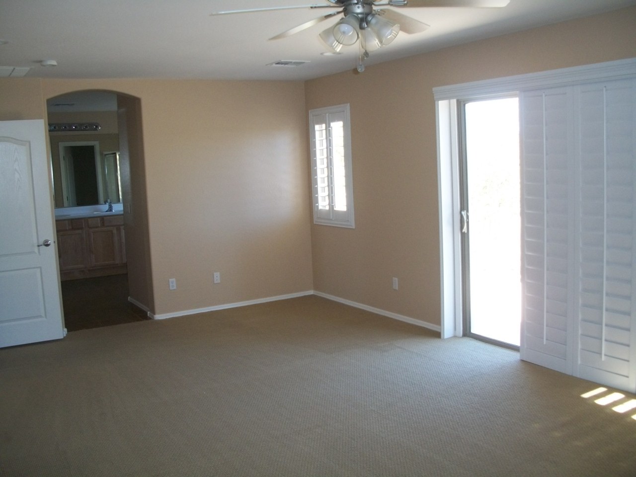 6631 South Classic Way Gilbert, AZ 85298 - Photo 27 of 40 Master view 2