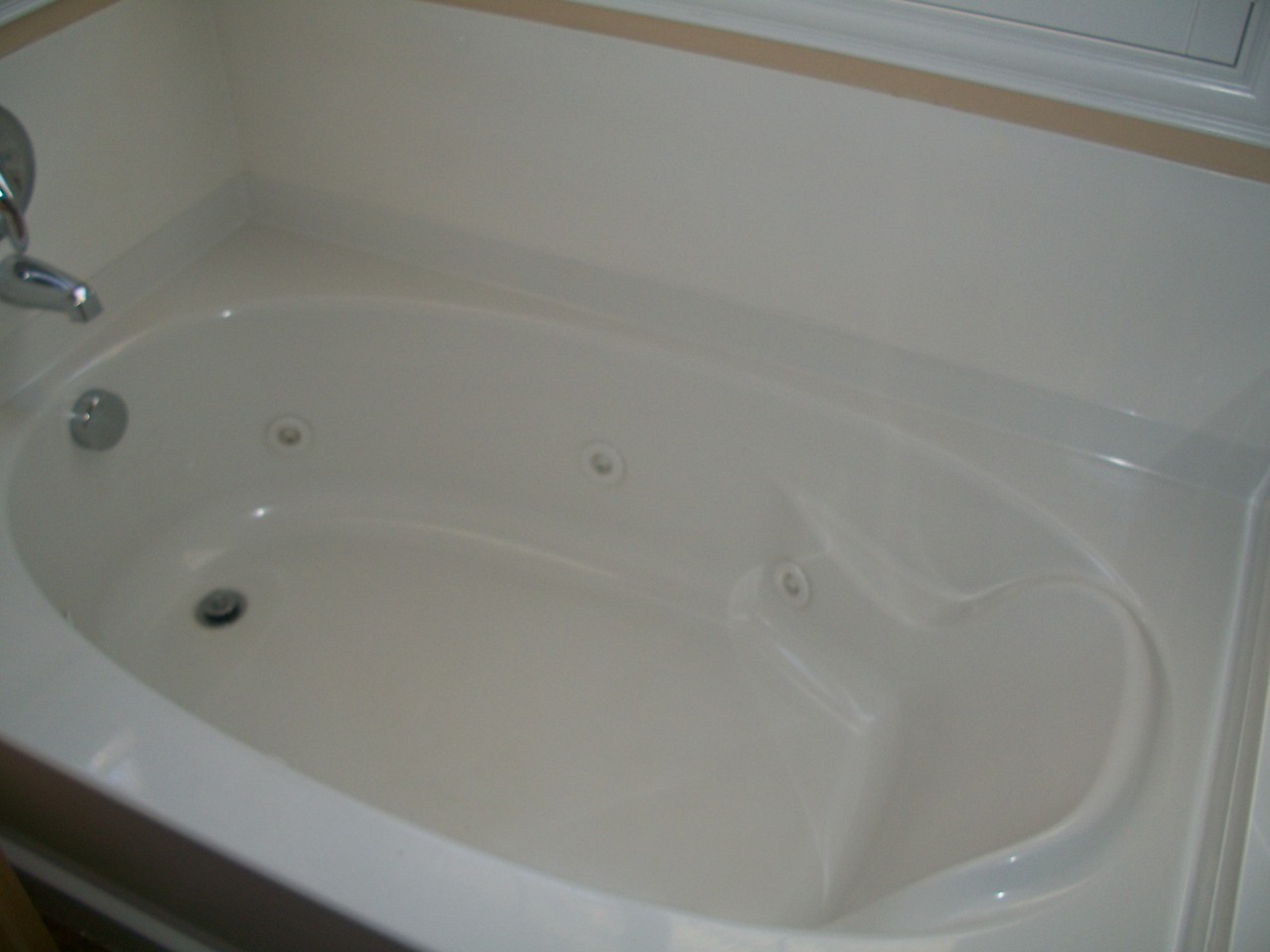 6631 South Classic Way Gilbert, AZ 85298 - Photo 29 of 40 Jacuzzi tub