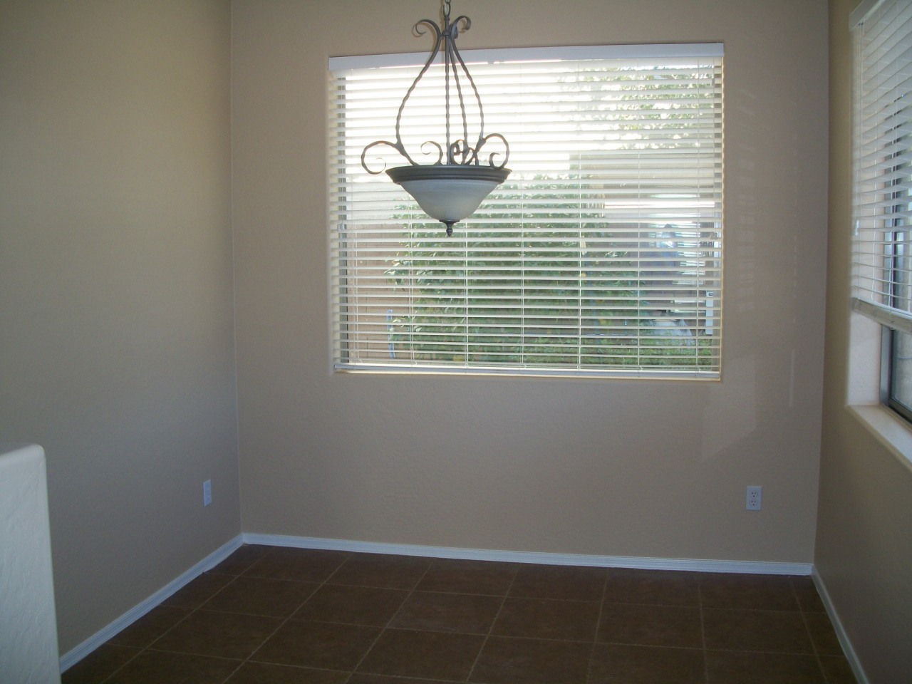 6631 South Classic Way Gilbert, AZ 85298 - Photo 9 of 40 Breakfast room