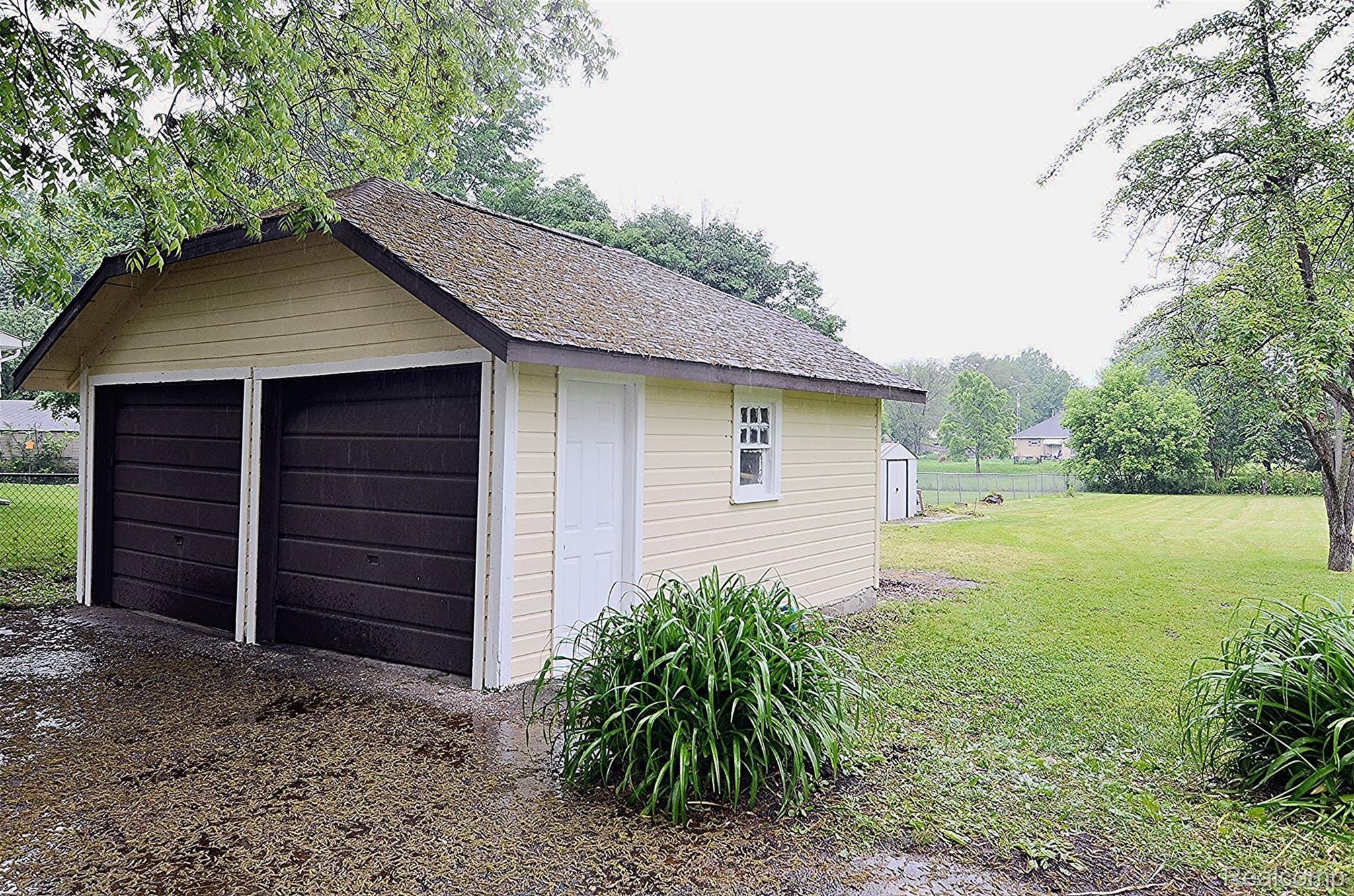 2233 East Bristol Road Burton, MI 48529 - Photo 19 of 24 LARGE 2 CAR DRIVE & GARAGE