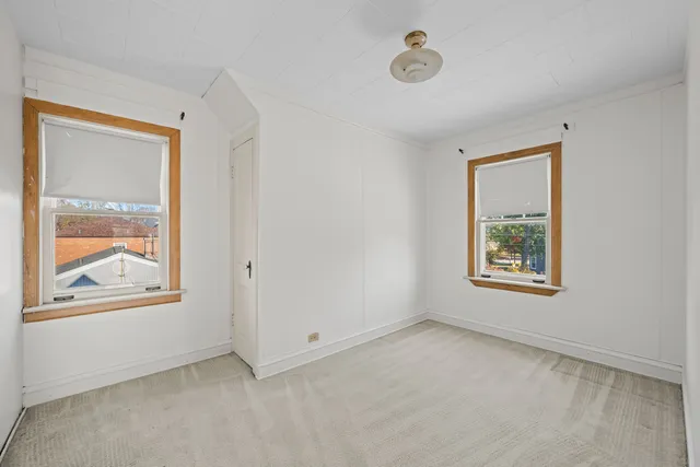 $365,000 | 543 Columbia Avenue, Des Plaines, IL 60016