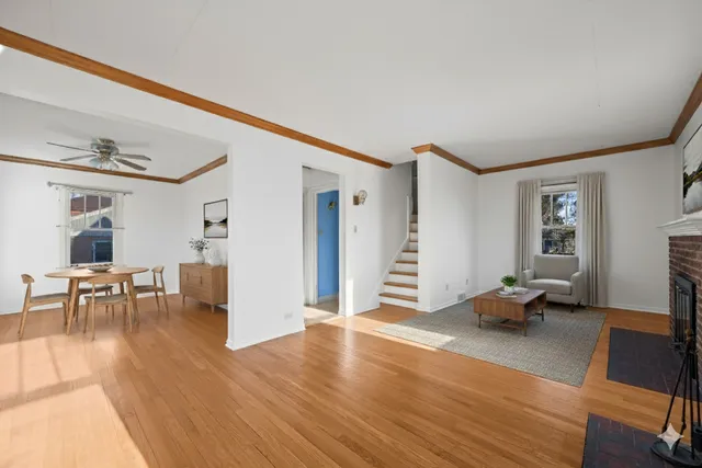 $365,000 | 543 Columbia Avenue, Des Plaines, IL 60016