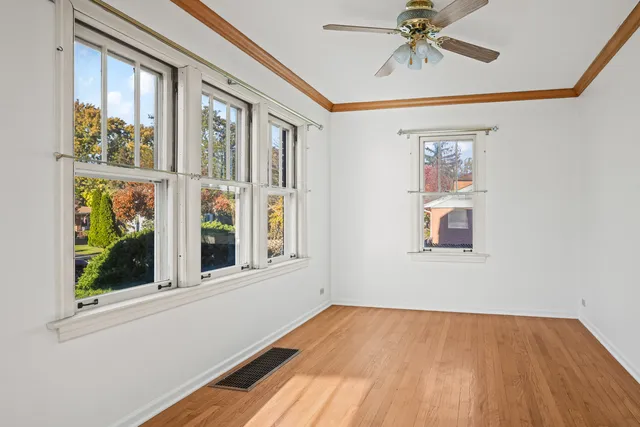 $365,000 | 543 Columbia Avenue, Des Plaines, IL 60016