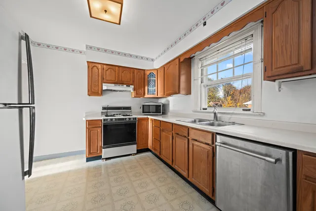 $365,000 | 543 Columbia Avenue, Des Plaines, IL 60016