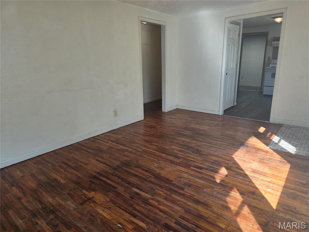 102 Branch Crocker, MO 65452 - Photo 4 of 17