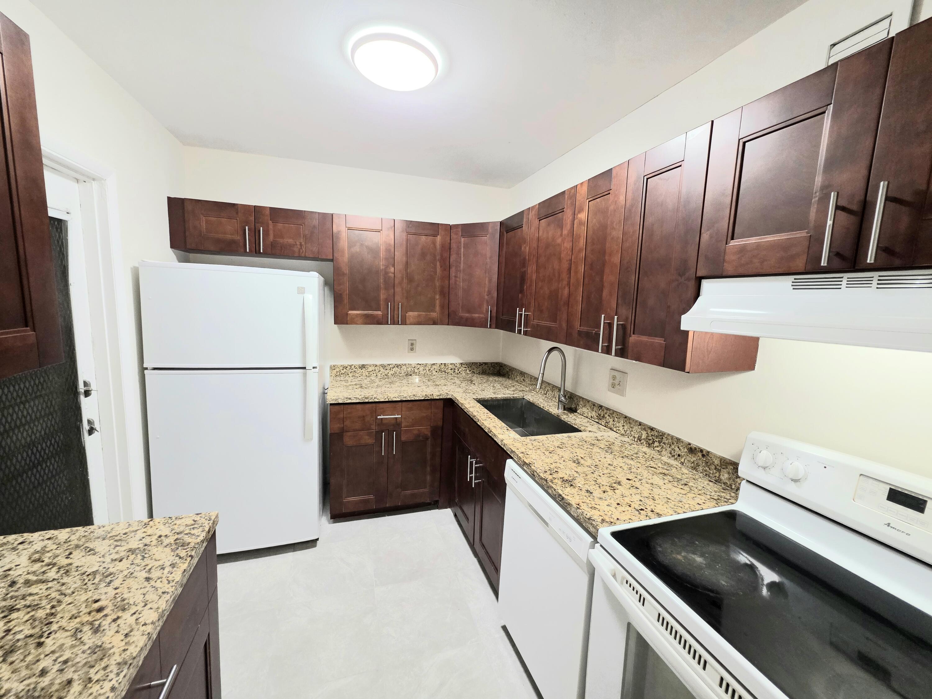 638 Northwest 13th Street, Unit 270 Boca Raton, FL 33486 - Photo 3 of 16 5