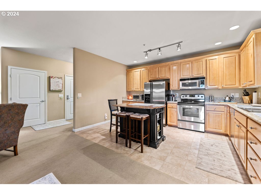 20510 Southwest Roy Rogers Road, Unit 301 Sherwood, OR 97140 - Photo 27 of 39