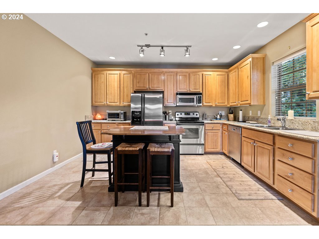 20510 Southwest Roy Rogers Road, Unit 301 Sherwood, OR 97140 - Photo 28 of 39