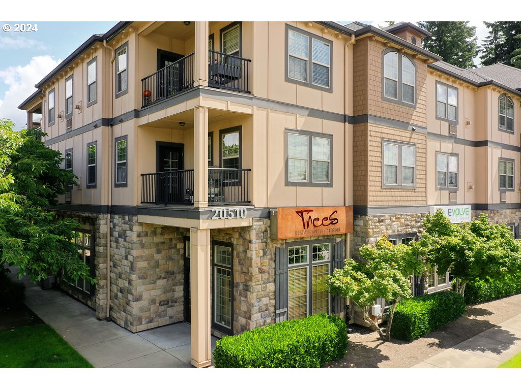 20510 Southwest Roy Rogers Road, Unit 301 Sherwood, OR 97140 - Photo 3 of 39