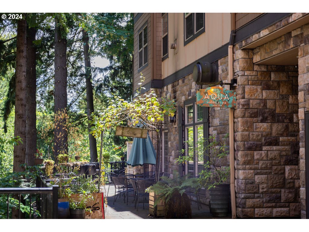 20510 Southwest Roy Rogers Road, Unit 301 Sherwood, OR 97140 - Photo 6 of 39