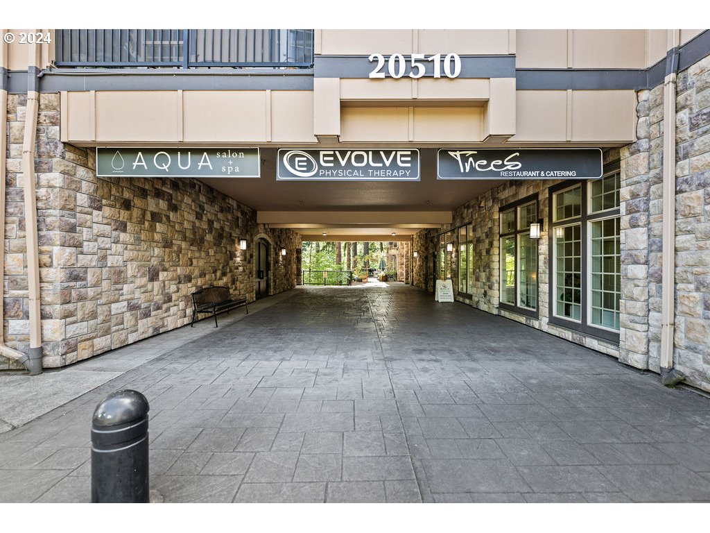 20510 Southwest Roy Rogers Road, Unit 301 Sherwood, OR 97140 - Photo 8 of 39