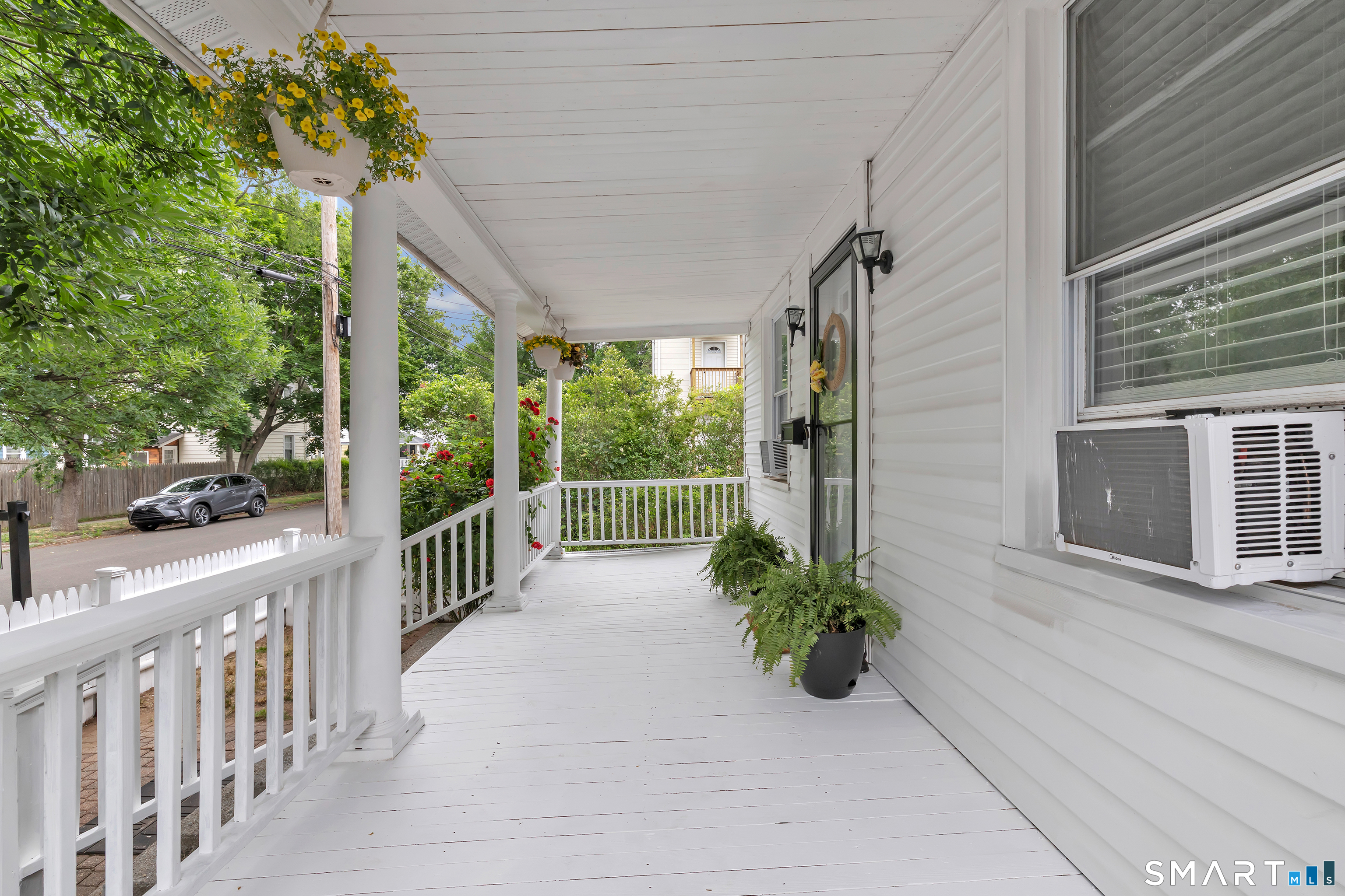 12 Violet Street Hamden, CT 06517 - Photo 2 of 39