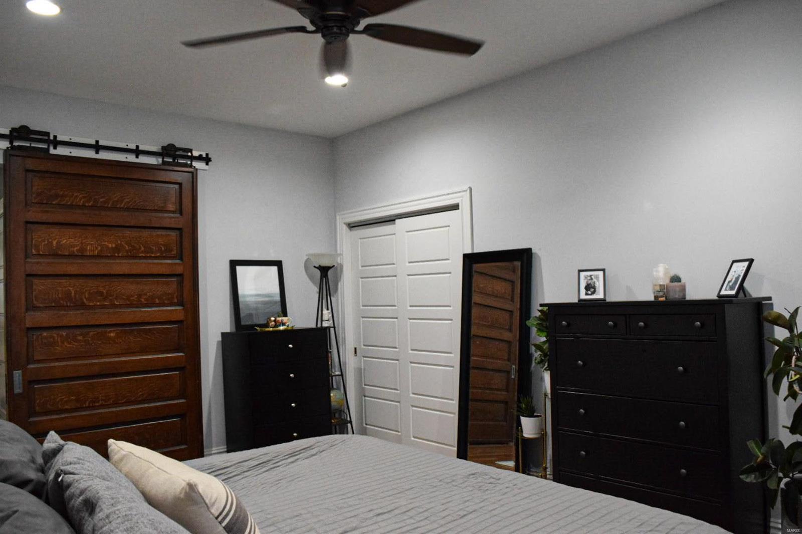 1830 Russell Boulevard St. Louis, MO 63104 - Photo 11 of 16 Gallery Image 11