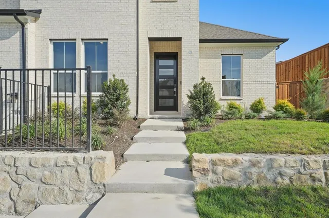 $624,977 | 1609 Rolling Heights Lane, Fort Worth, TX 76008