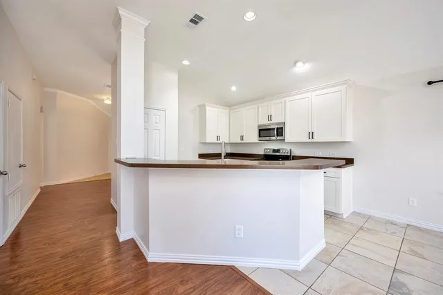 $2,100 | 13913 Gallant Fox Court, Fort Worth, TX 76262