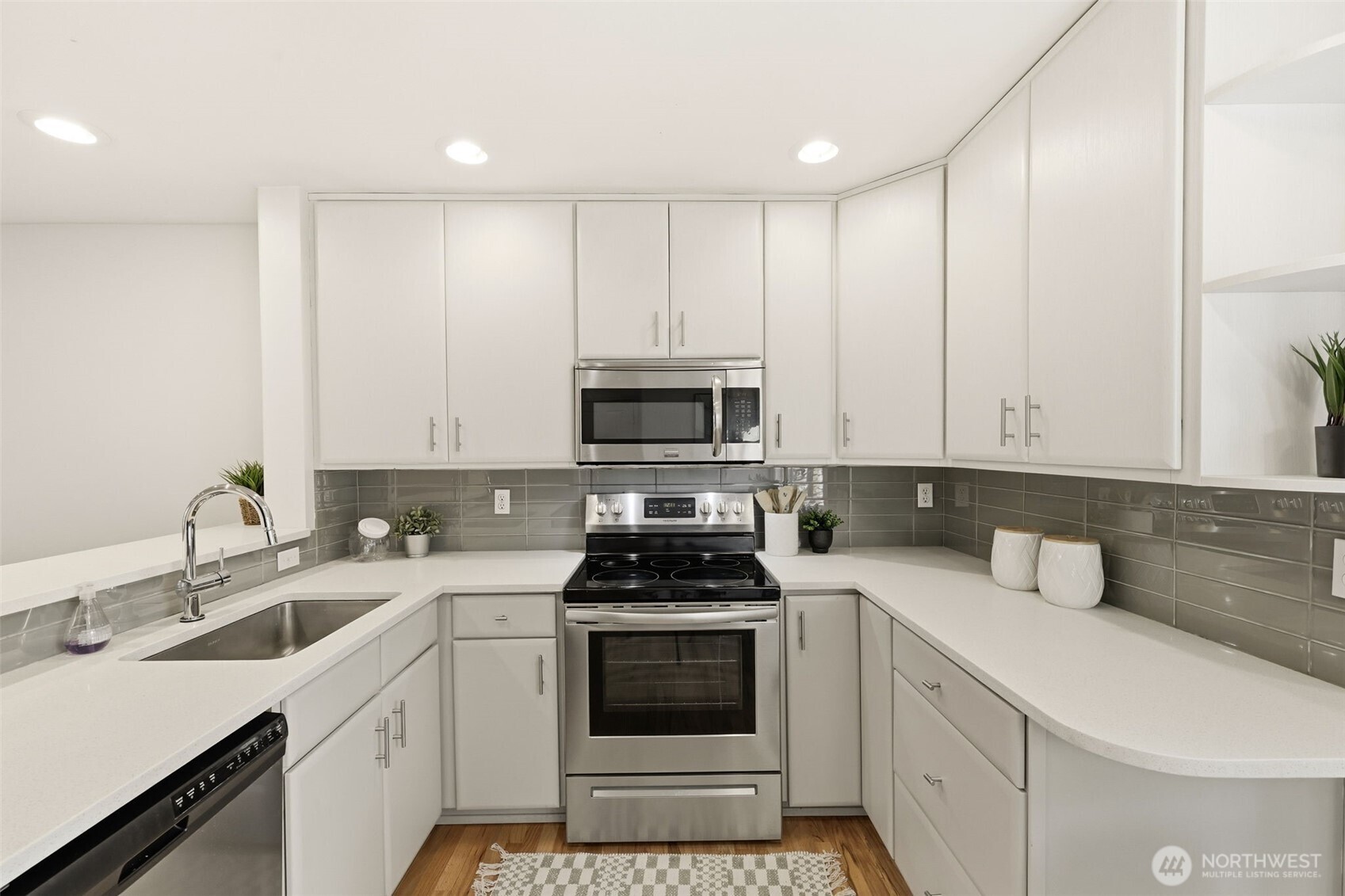 1227 Northeast 135th Street Seattle, WA 98125 - Photo 8 of 28