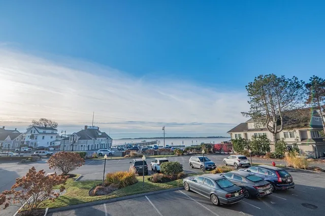 $2,800 | 432 Humphrey Street, Unit 9, Swampscott, MA 01907