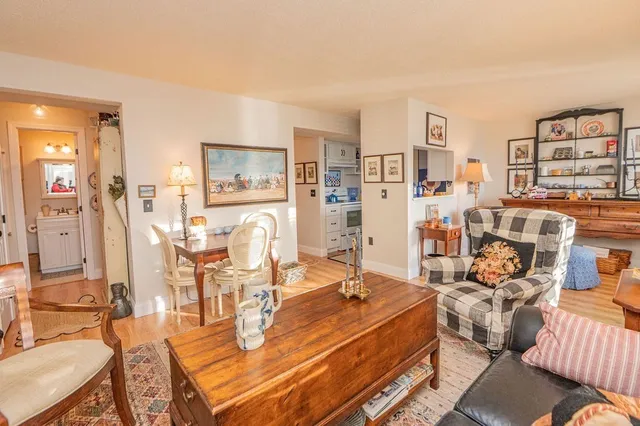 $2,800 | 432 Humphrey Street, Unit 9, Swampscott, MA 01907