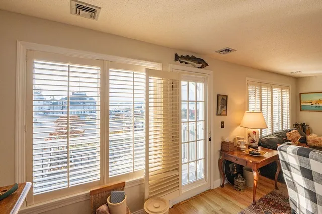 $2,800 | 432 Humphrey Street, Unit 9, Swampscott, MA 01907