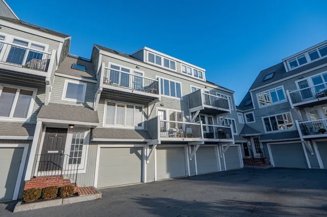 $2,800 | 432 Humphrey Street, Unit 9, Swampscott, MA 01907