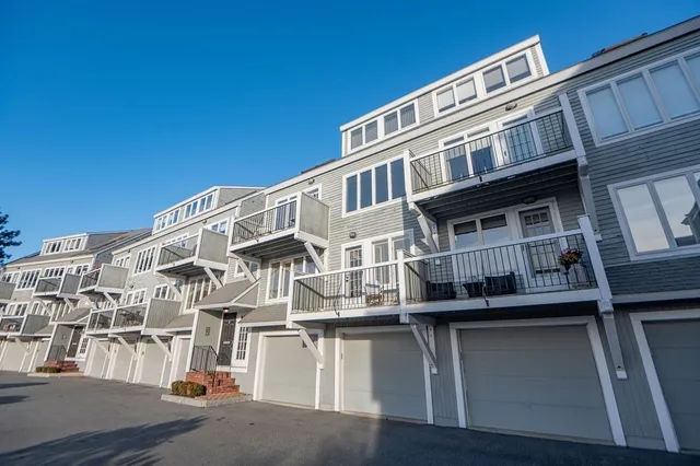 $2,800 | 432 Humphrey Street, Unit 9, Swampscott, MA 01907