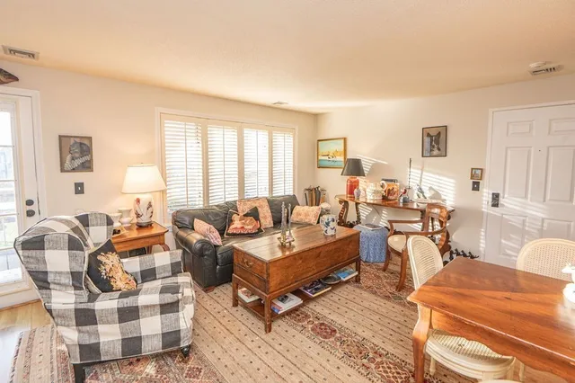 $2,800 | 432 Humphrey Street, Unit 9, Swampscott, MA 01907