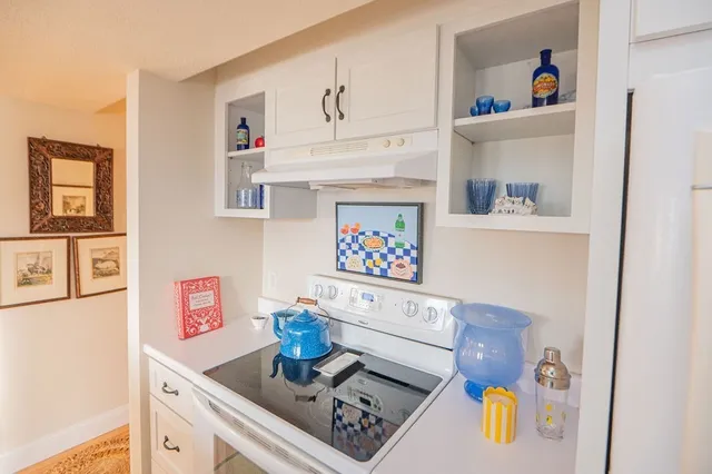 $2,800 | 432 Humphrey Street, Unit 9, Swampscott, MA 01907