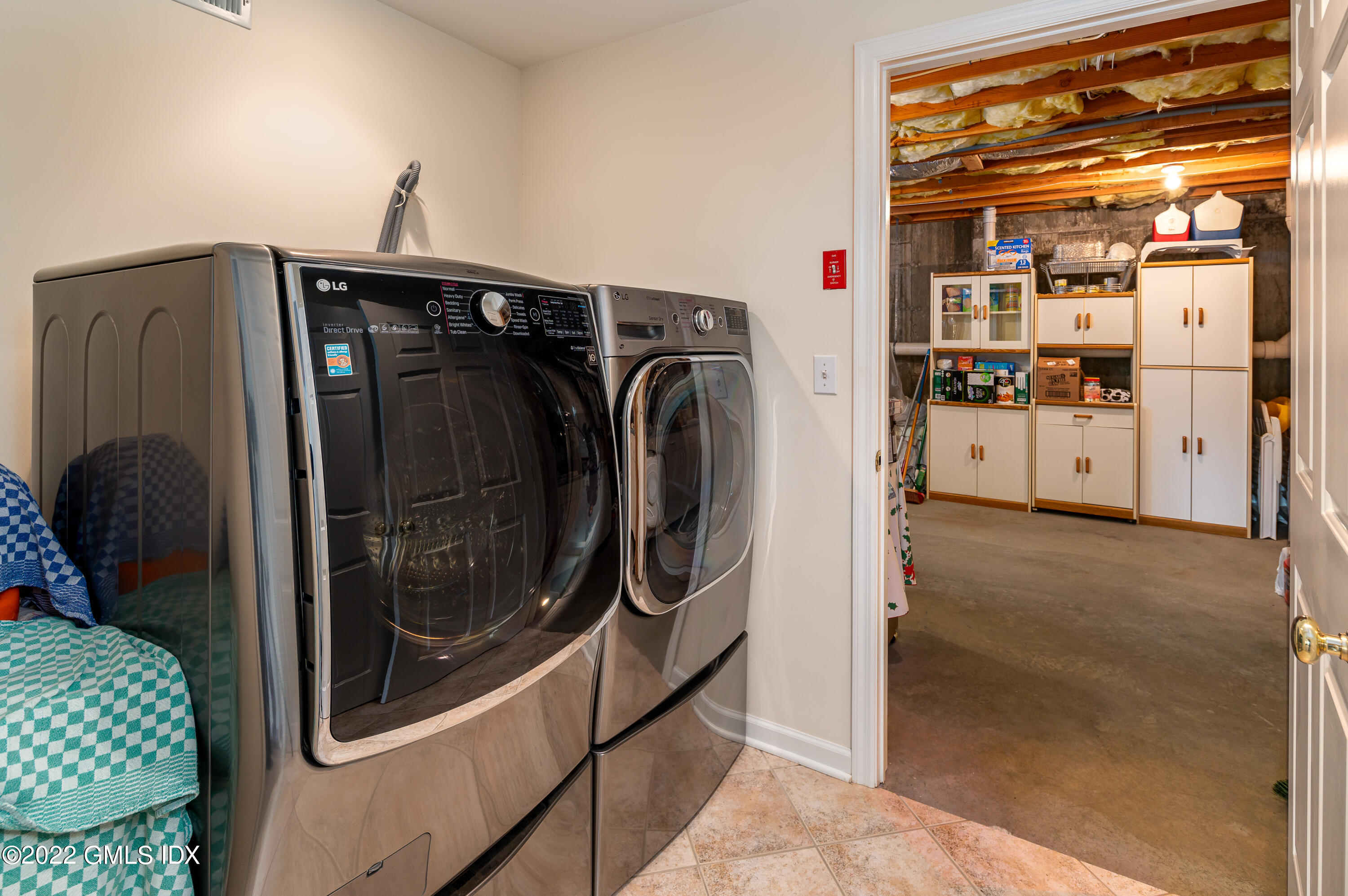 53 Rodwell Avenue, Unit B Greenwich, CT 06830 - Photo 27 of 33 a utility room with dryer and washer