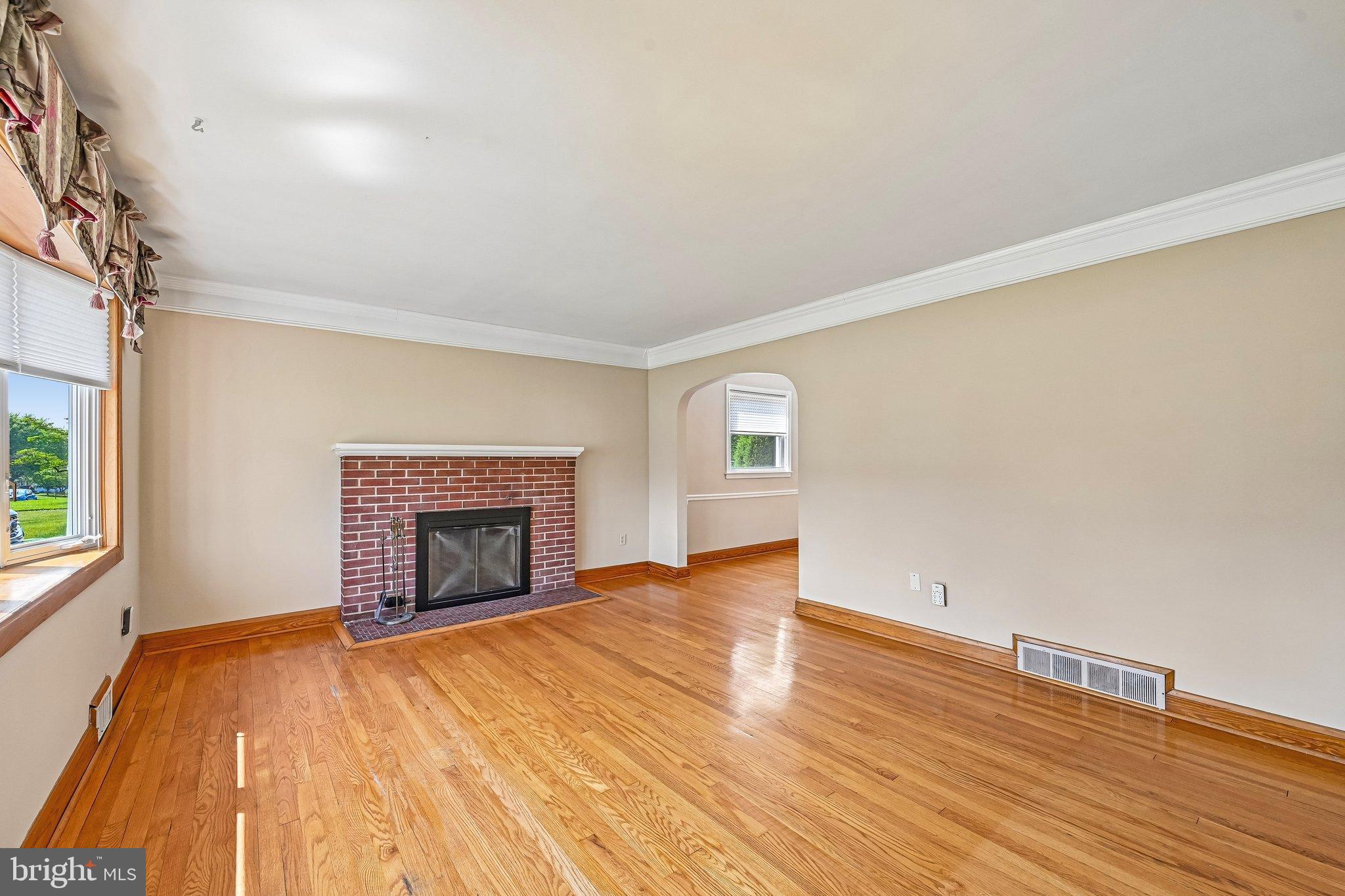 18 North Reed Street Bel Air, MD 21014 - Photo 8 of 40 LR w/wood burning FP