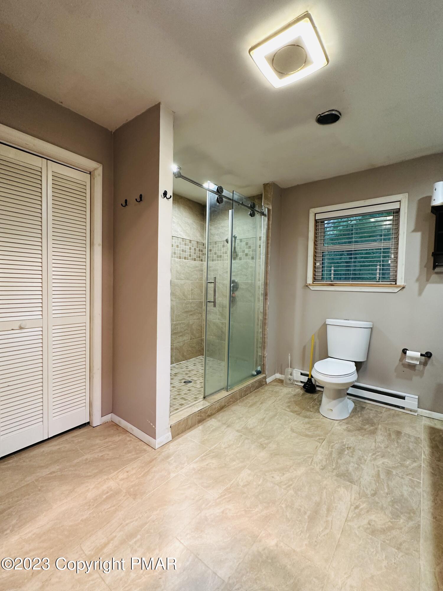 124 Rabbit Court Bushkill, PA 18324 - Photo 15 of 25 IMG-2691 (1)