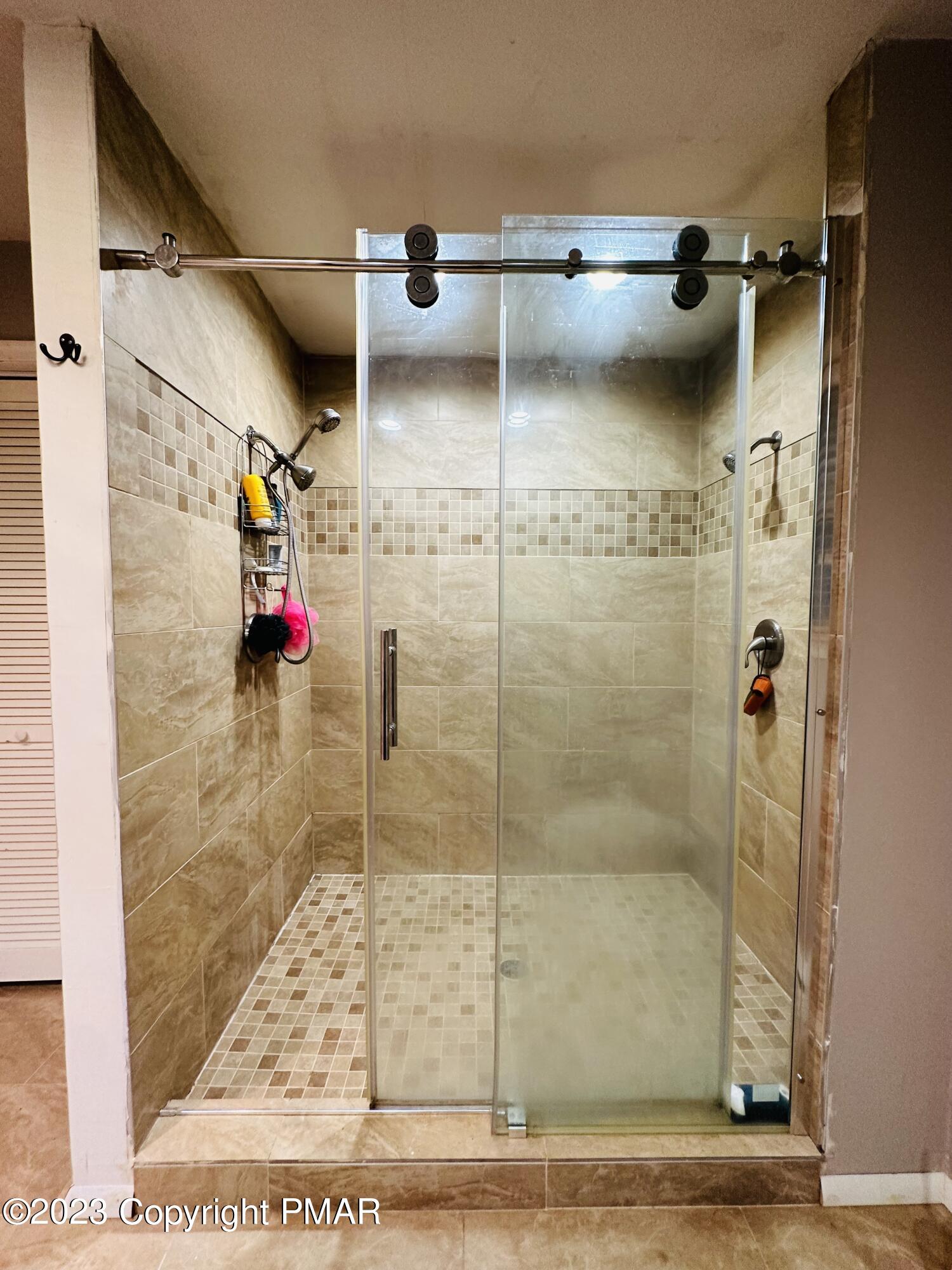 124 Rabbit Court Bushkill, PA 18324 - Photo 18 of 25 IMG-2693 (1)