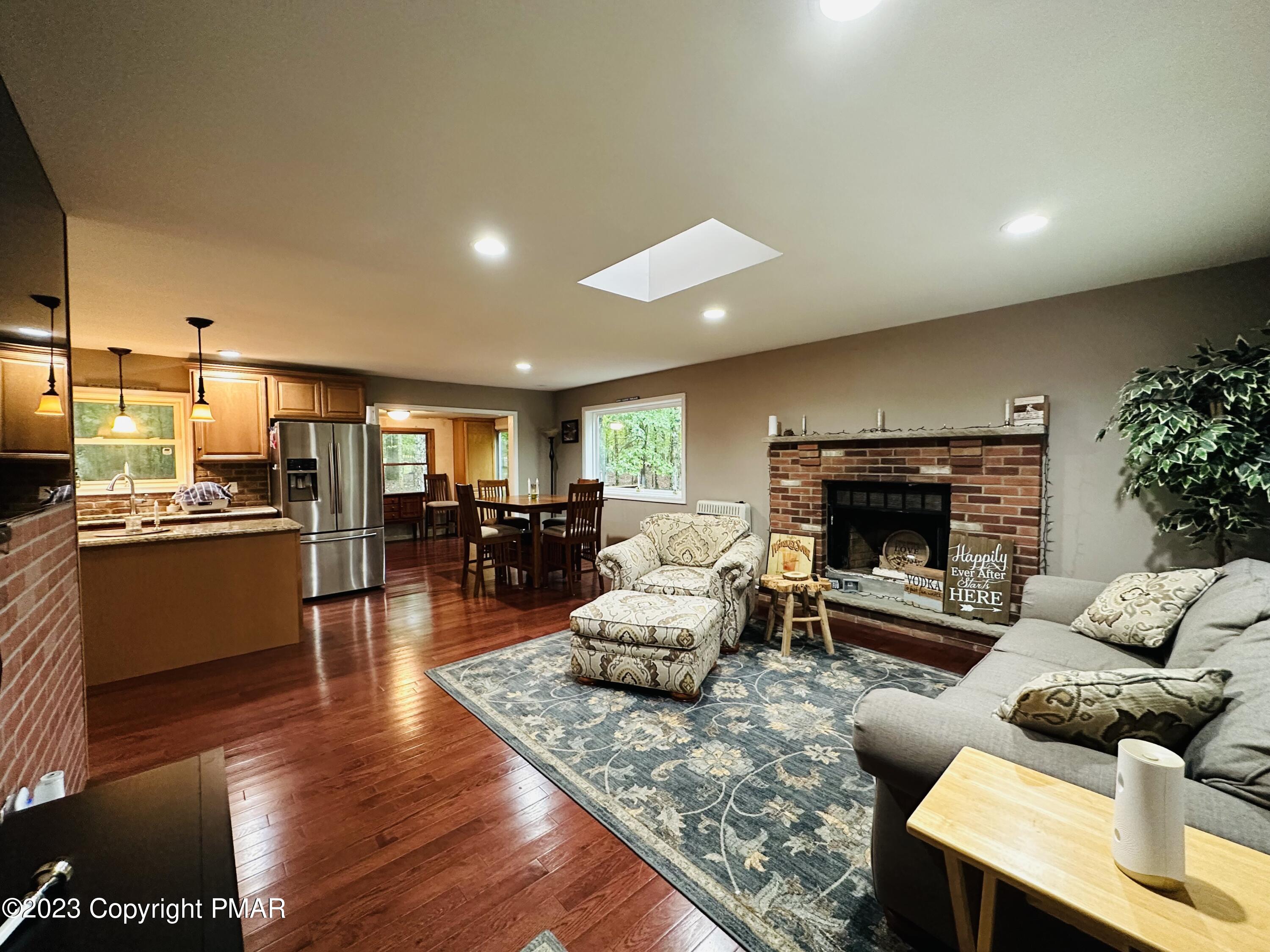 124 Rabbit Court Bushkill, PA 18324 - Photo 4 of 25 IMG-2708