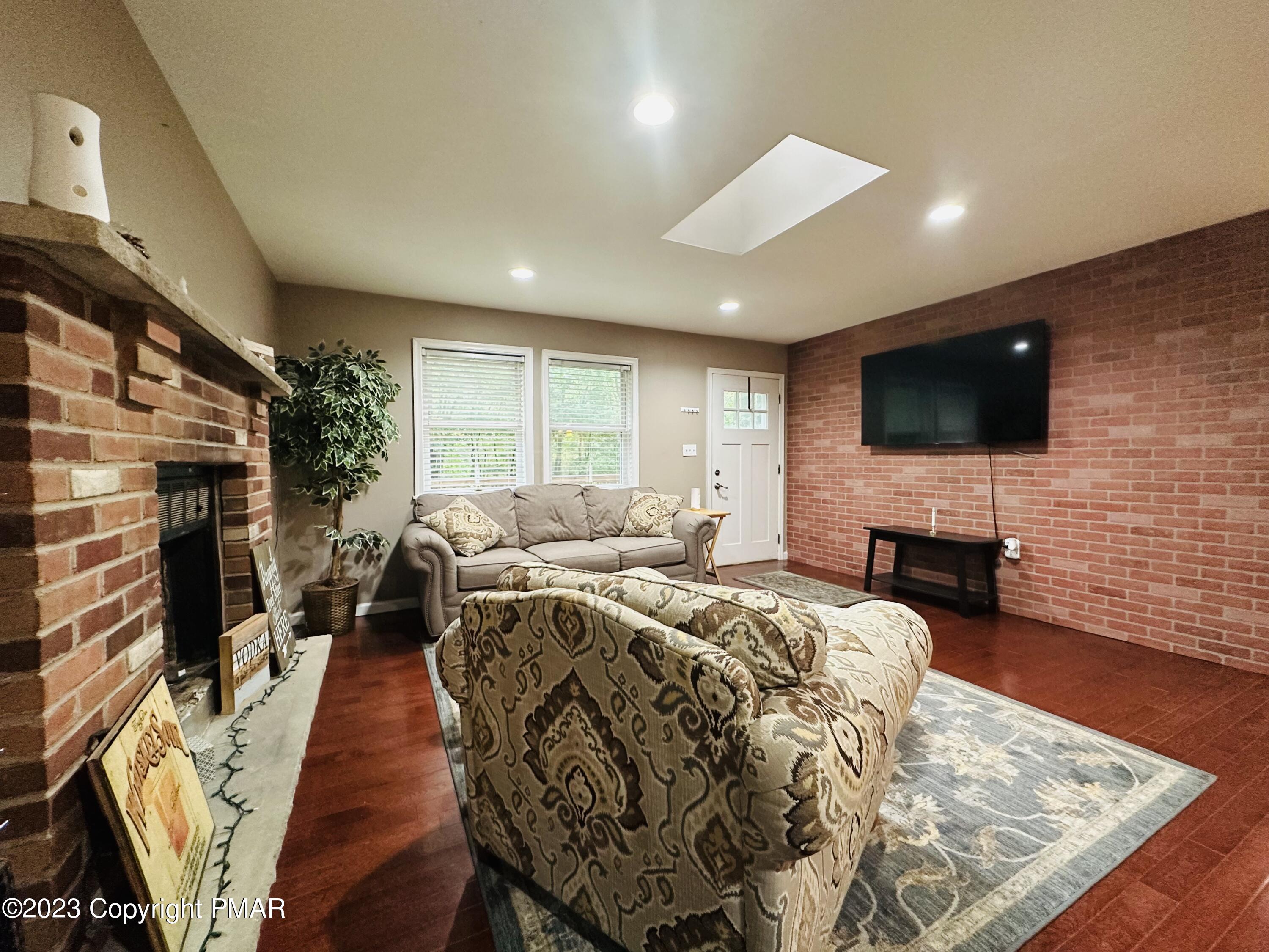 124 Rabbit Court Bushkill, PA 18324 - Photo 7 of 25 IMG-2712