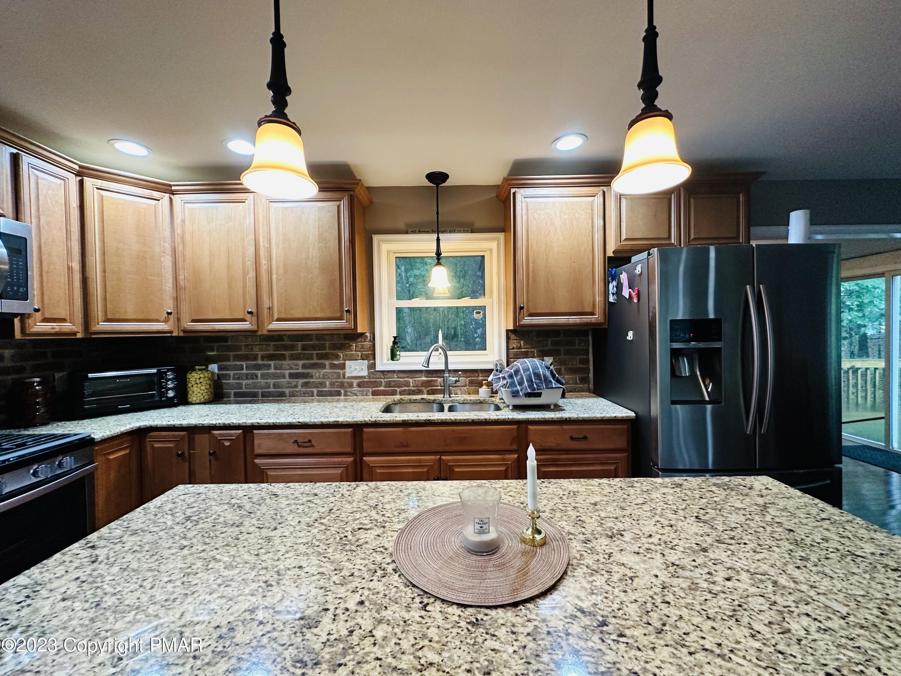 124 Rabbit Court Bushkill, PA 18324 - Photo 9 of 25 IMG-2704