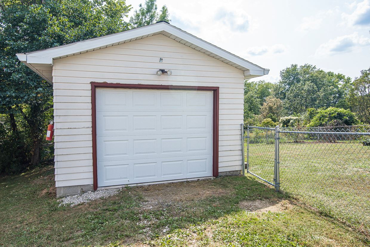 8955 West Hinds Road Bloomington, IN 47403 - Photo 31 of 31 Gallery Image 31