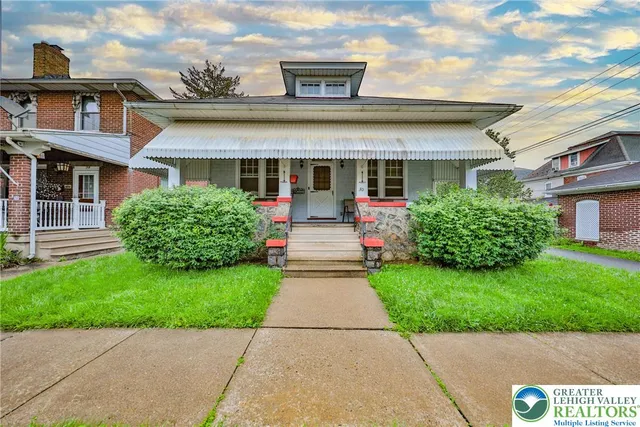 $279,000 | 30 South 16th Street, Wilson, PA 18042