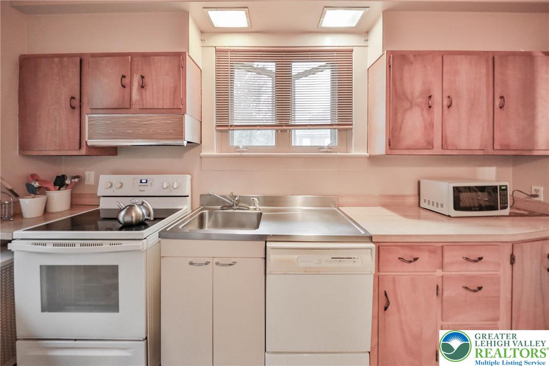 30 South 16th Street Wilson, PA 18042 - Photo 17 of 61