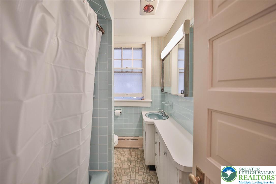 30 South 16th Street Wilson, PA 18042 - Photo 21 of 61