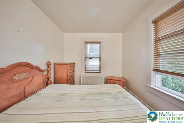 $279,000 | 30 South 16th Street, Wilson, PA 18042