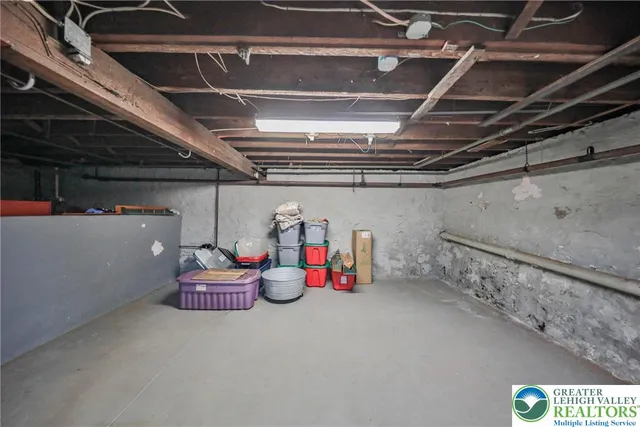 $279,000 | 30 South 16th Street, Wilson, PA 18042