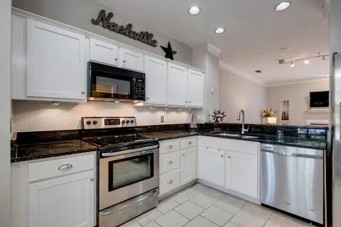 $444,900 | 3110 West End Circle, Unit 2, Nashville, TN 37203